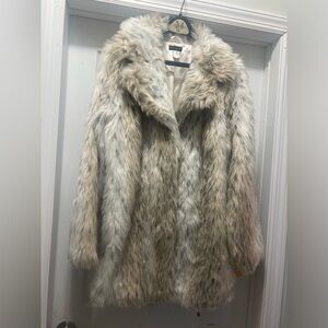 VENUS faux fur coat XL